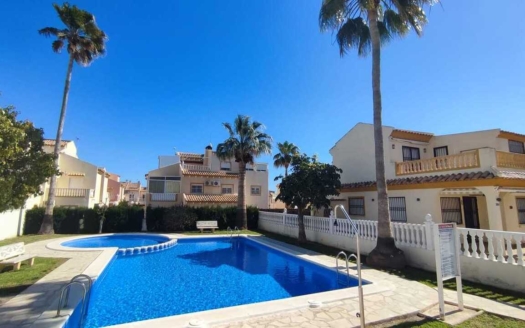 Town House in Playa Flamenca – EE12997