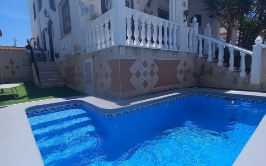 Town House in Orihuela Costa – EE12973