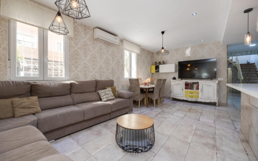 Town House in Torrevieja – EE12941