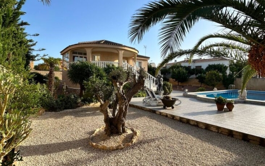 Villa i Torrevieja – EE12932