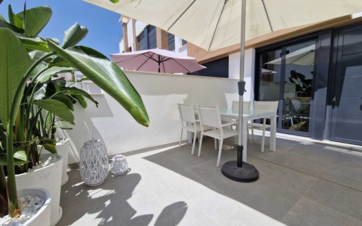 Casa de pueblo en Guardamar del Segura – EE11055