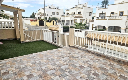 Town House in Orihuela Costa – EE12511