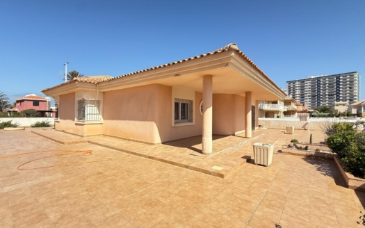 Villa in La Manga del Mar Menor – EE12944
