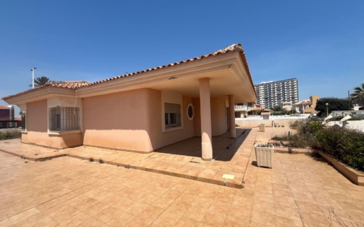 Villa in La Manga del Mar Menor – EE12944