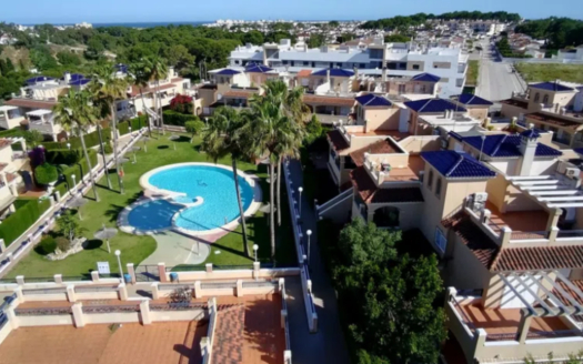 Town House in Mil Palmeras – EE12516