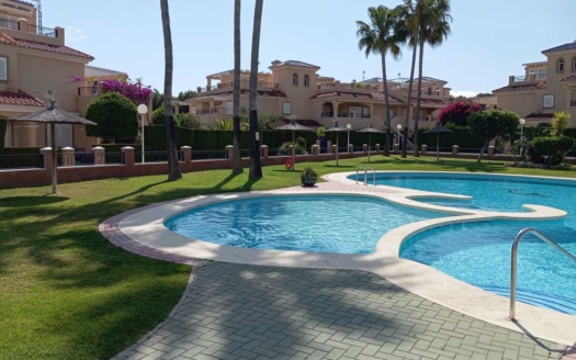 Town House in Mil Palmeras – EE12516