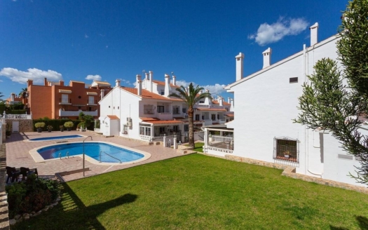 Villa in Torrevieja – EE12520