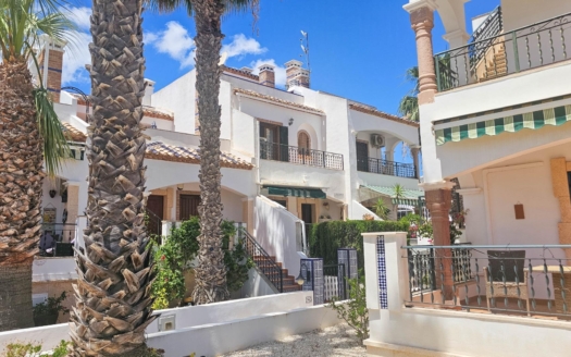 Dom w mieście Orihuela Costa – EE12953