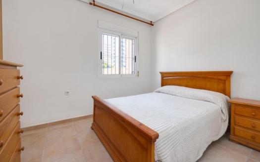 Town House in Torrevieja – EE12503