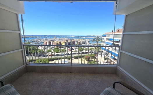 Apartamento en Torrevieja – EE12555