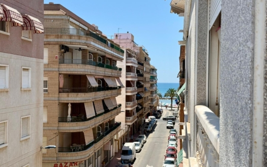 Apartment in Torrevieja – EE13011