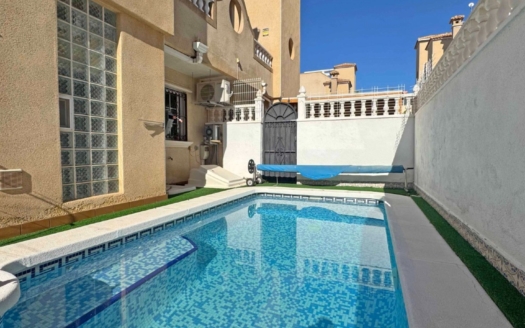 Town House in Orihuela Costa – EE12934
