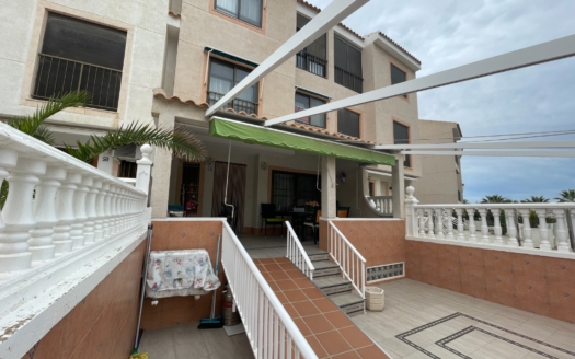 Maison de ville à Guardamar del Segura – EE8938