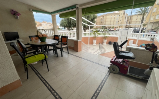 Maison de ville à Guardamar del Segura – EE8938