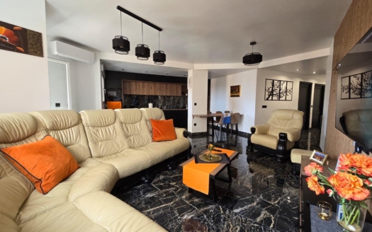 Appartement à Torrevieja – EE12981