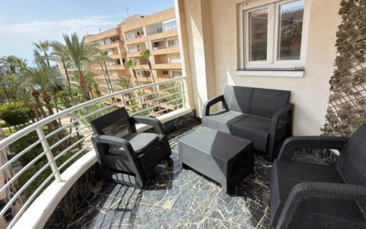 Appartement à Torrevieja – EE12981
