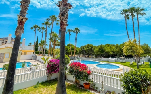Town House in Orihuela Costa – EE13010