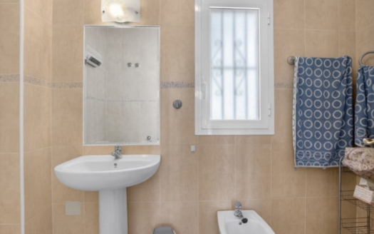 Town House in Torrevieja – EE12943