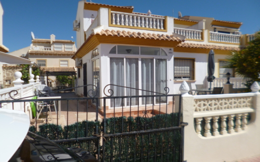 Town House in Playa Flamenca – EE11641