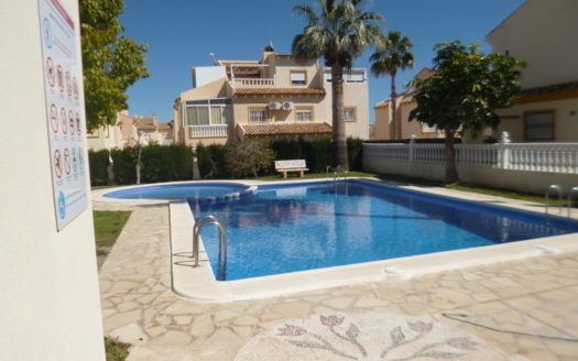 Town House in Playa Flamenca – EE11641