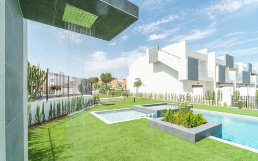 Bungalow en Torrevieja – EE5472