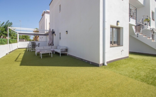 Bungalow in Pilar de la Horadada – EE13054