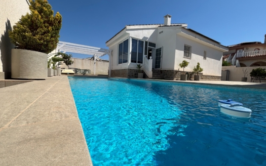 Villa i Ciudad Quesada – EE13105