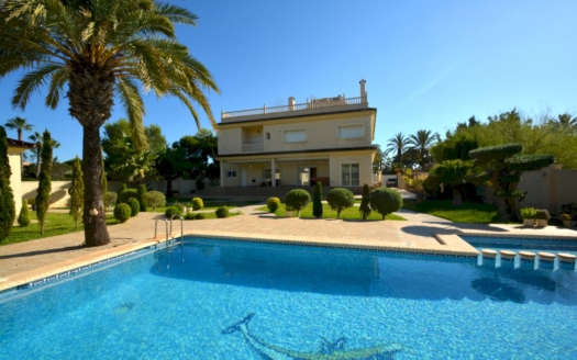 Villa à Orihuela Costa – EE9673