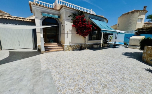 Willa w Torrevieja – EE13041