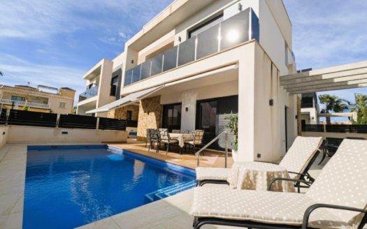 Villa in Cabo Roig – EE13087
