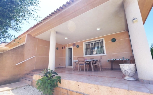 Villa in Torrevieja – EE13352