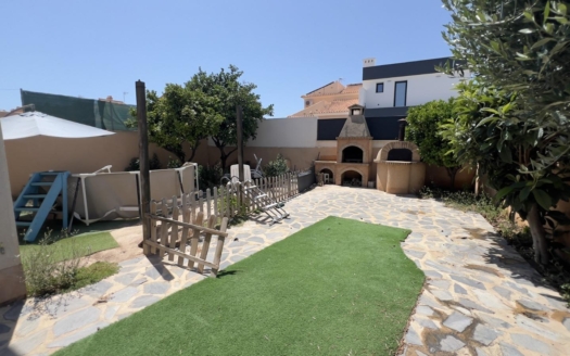 Villa in Torrevieja – EE13352
