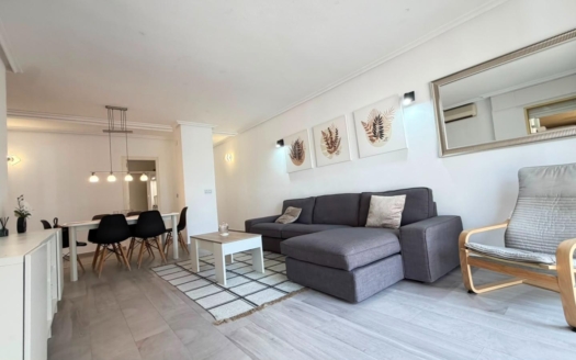 Appartement à Torrevieja – EE13196