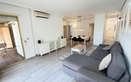Appartement à Torrevieja – EE13196