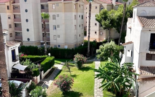 Dwupoziomowy w Torrevieja – EE13051
