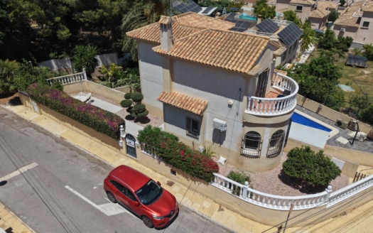 Villa in Villamartin – EE13078