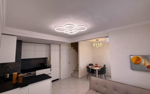 Town House in Torrevieja – EE13083