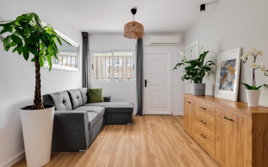 Town House in Orihuela Costa – EE9654