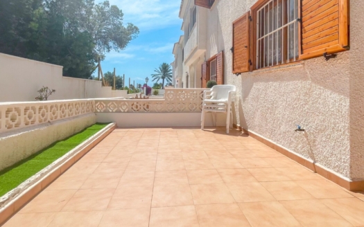 Dom w mieście Orihuela Costa – EE13044