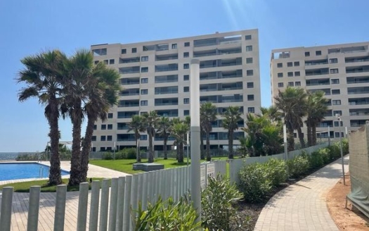 Apartament typu penthouse w Punta Prima – EE13076