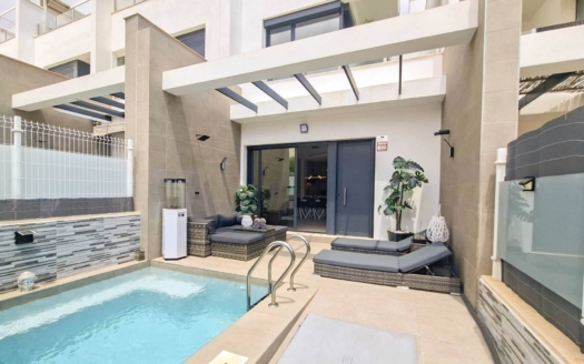 Villa in Villamartin – EE13337