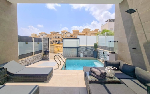Villa in Villamartin – EE13337