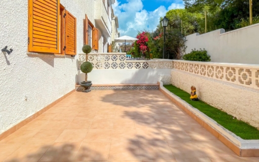 Dom w mieście Orihuela Costa – EE13045