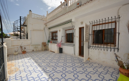 Town House in Torrevieja – EE13165