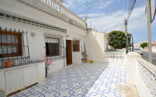 Town House in Torrevieja – EE13165
