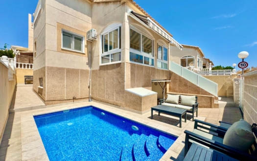 Town House in Orihuela Costa – EE13161