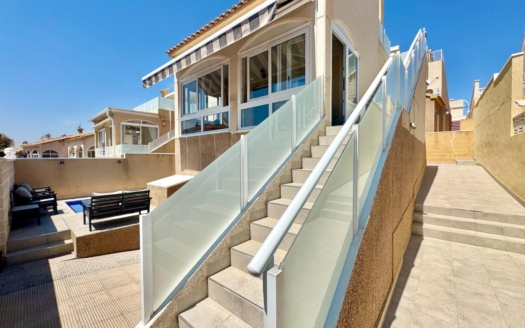 Town House in Orihuela Costa – EE13161