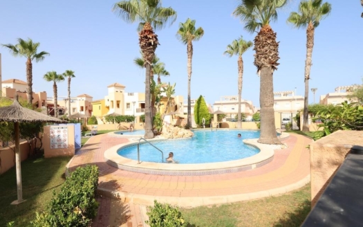 Bungalow w Torrevieja – EE13217