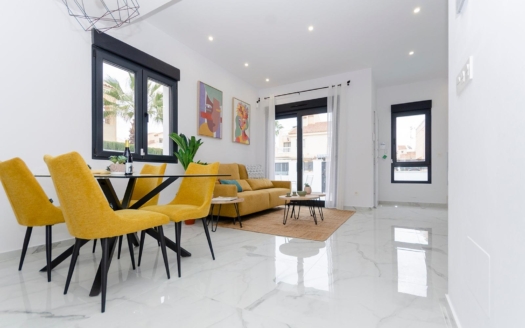 Villa in Torrevieja – EE13305