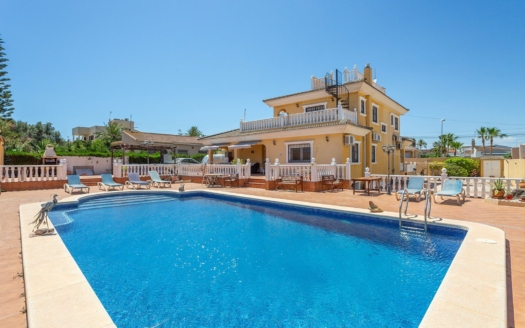 Villa in Los Balcones – EE10443